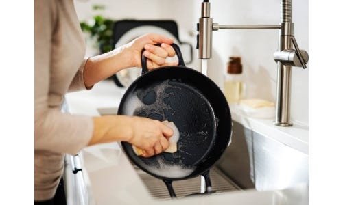 How to Clean a Cast Iron Skillet: Expert Tips