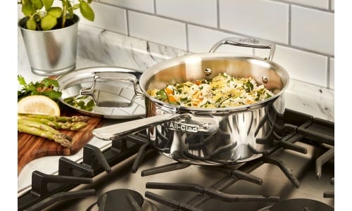 Fundamental Cookware for Starters: The Sauce Pan