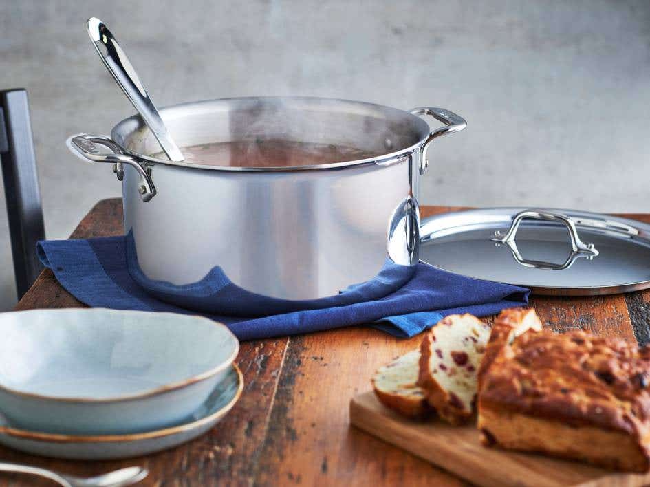 Saucepan vs Pot: What's the Difference?