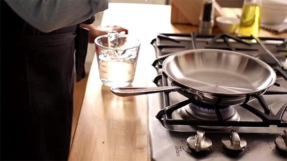 Flip Food in a Frying Pan Easily With This Trick